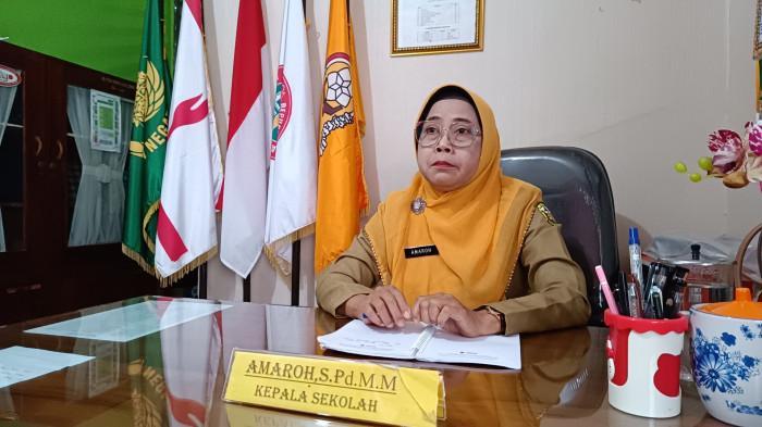 Kepala-SMP-Negeri-13-Bandar-Lampung-Amaroh