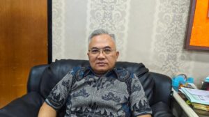 Ketua-Pansus-Investasi-Yozi-Rizal